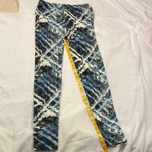 Blue and White Patterned Leggings